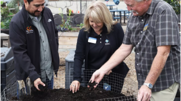 Daily Pilot visiting UC Research Center